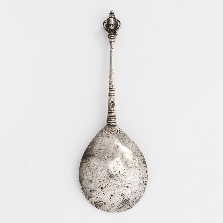 Brännvinssked, silver, barock, 1600-tal. Icke identifierad stämpel.