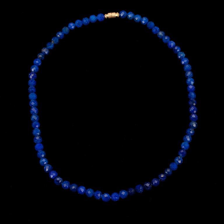 COLLIER / HALSBAND, Lapis lazuli samt gulmetall.