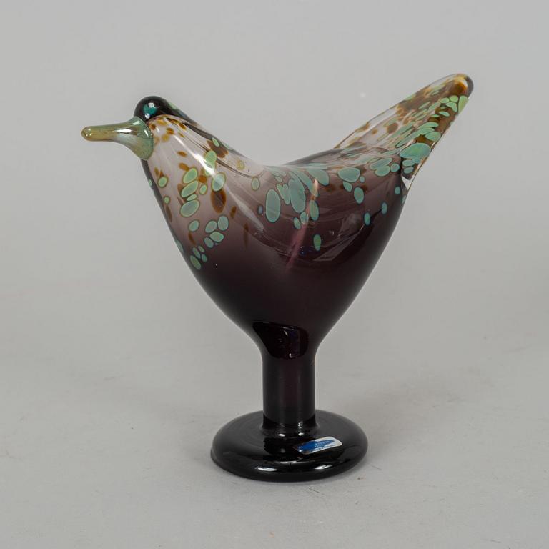 OIVA TOIKKA, a glass sculpture of a bird, Nuutajärvi Notsjö, Finland.