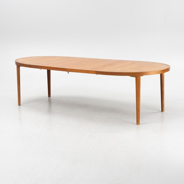 A teak dining table, Dyrlund, second half of the 20th Century.