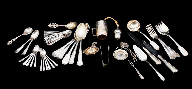 PARTI SILVER, ca 40 delar, Sverige, Danmark, England, Tyskland, 1900-tal. Vikt 1314 g.