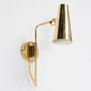 Paavo Tynell, a mid-20th century '9459,' wall light for Taito.