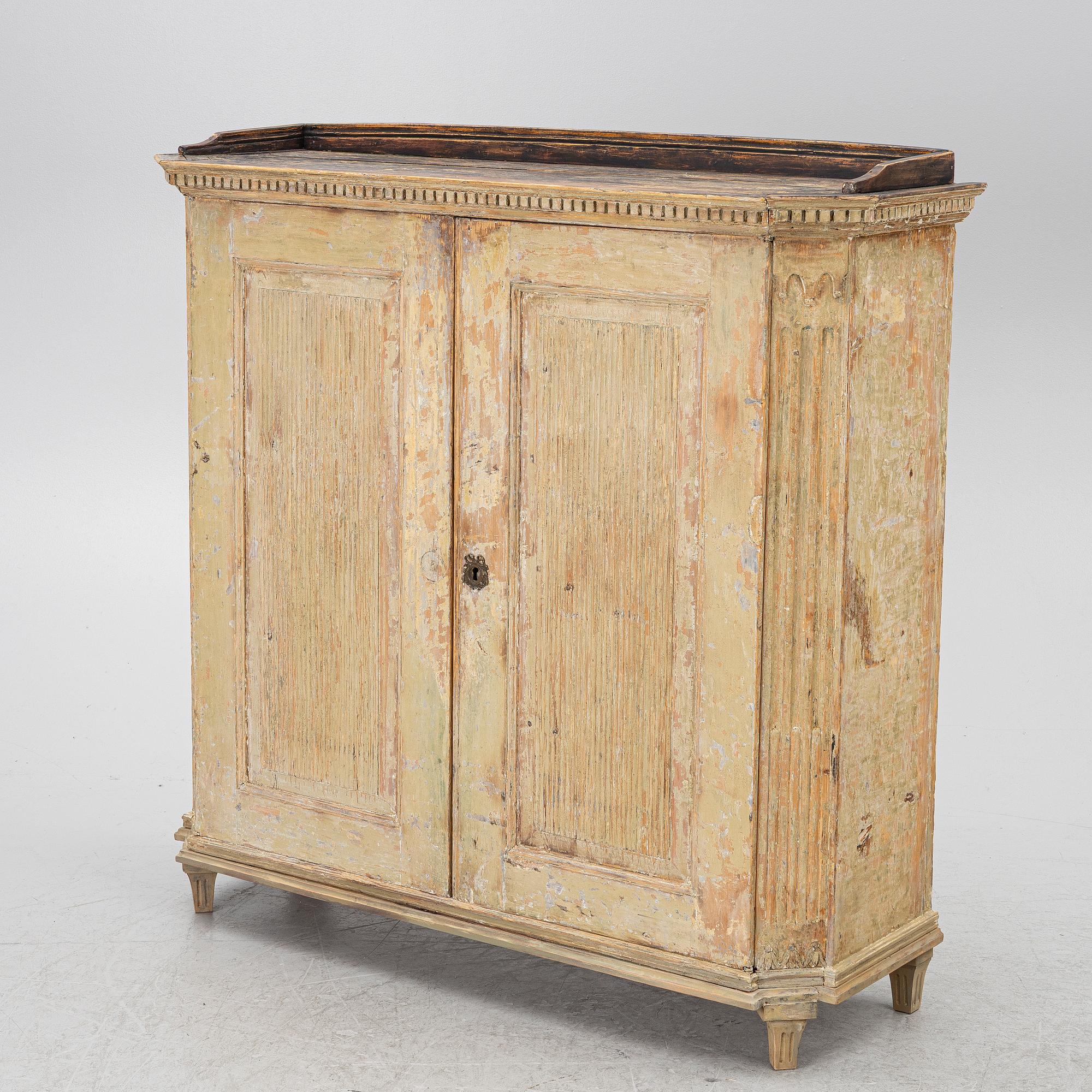 Cabinet, Gustavian, early 19th century.