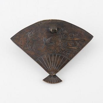 A fan shaped bronze vase, Japan, Meiji (1868-1912).