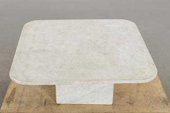 A MARBLE TOP COFFEE TABLE.  SECOND HALF OF 20TH CENTURY.