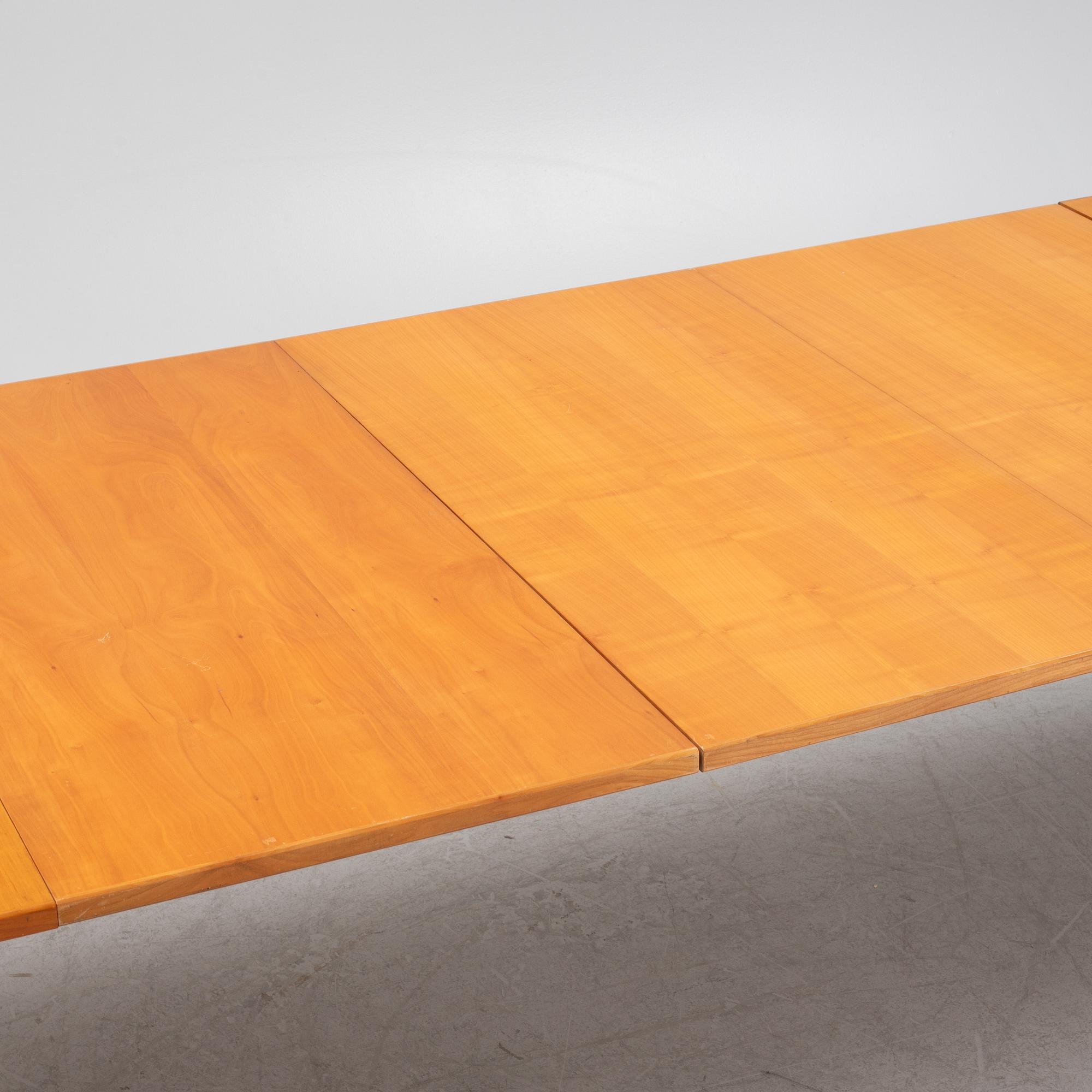 Carl Östergren, matgrupp, 6 stolar och matbord, utförda av snickarmästare David Sjölinder omkring 1962.