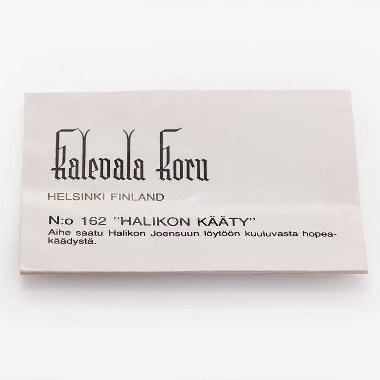 Kalevala Koru, "Halikon kääty", necklace and bracelet, silver, 1988.