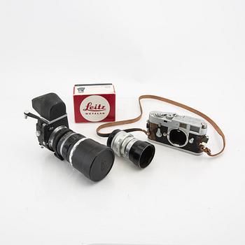 Leica camera with 2 lenses from the middle of the 20th century.