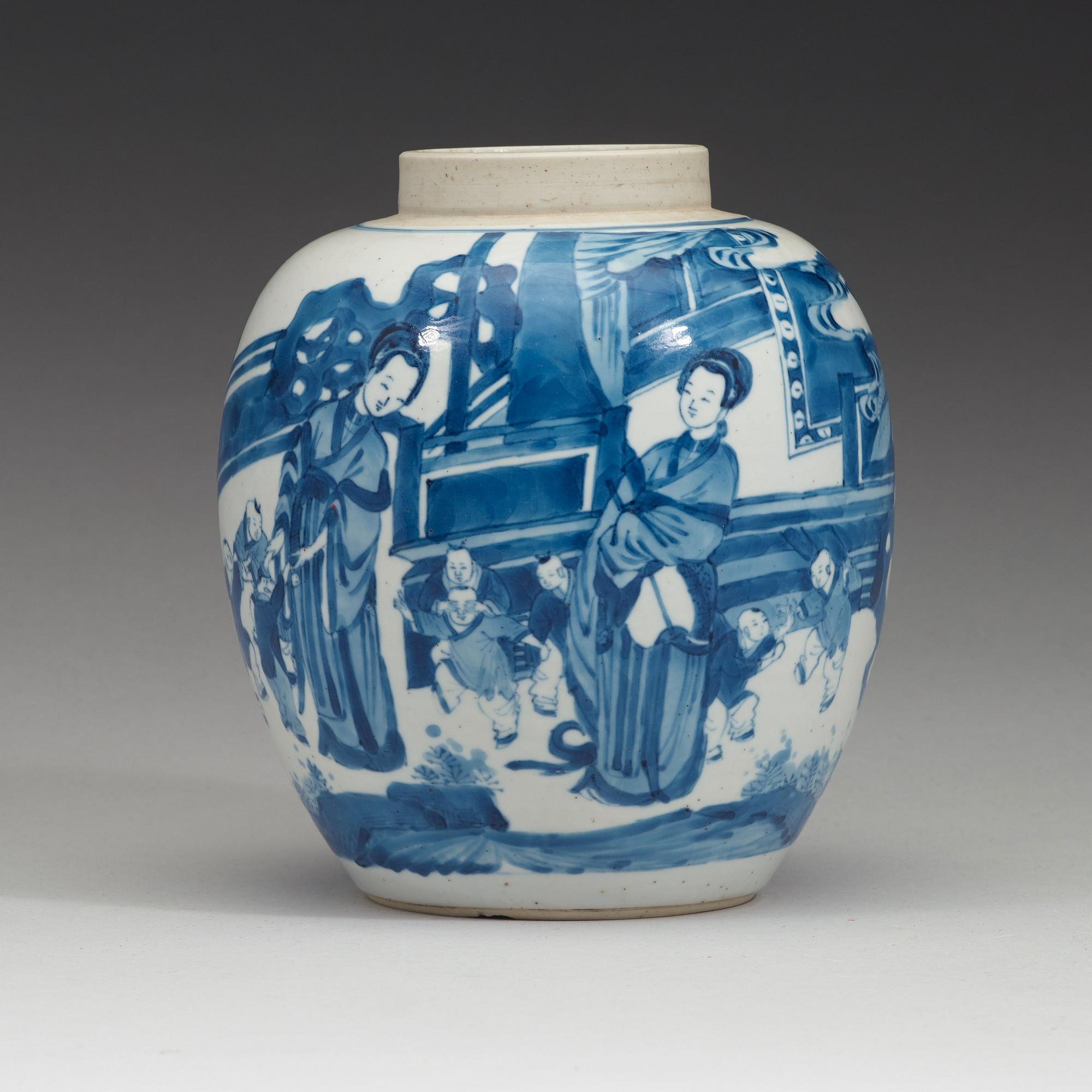 A blue and white jar, Qing dynasty, Kangxi (1662-1722).