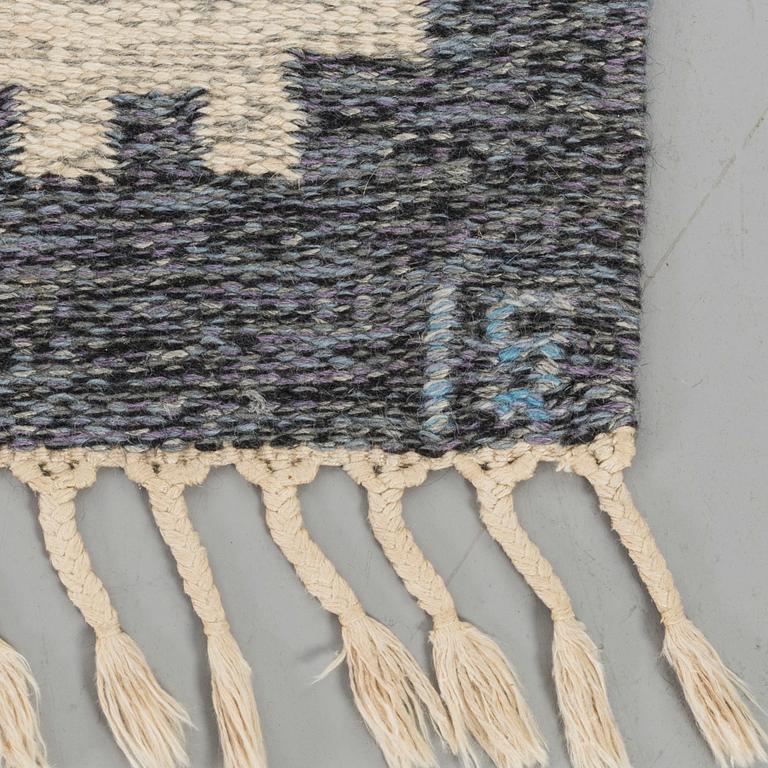 MATTA rölakan signerad IS (Ingegerd Silow) ca 240 x 166 cm.