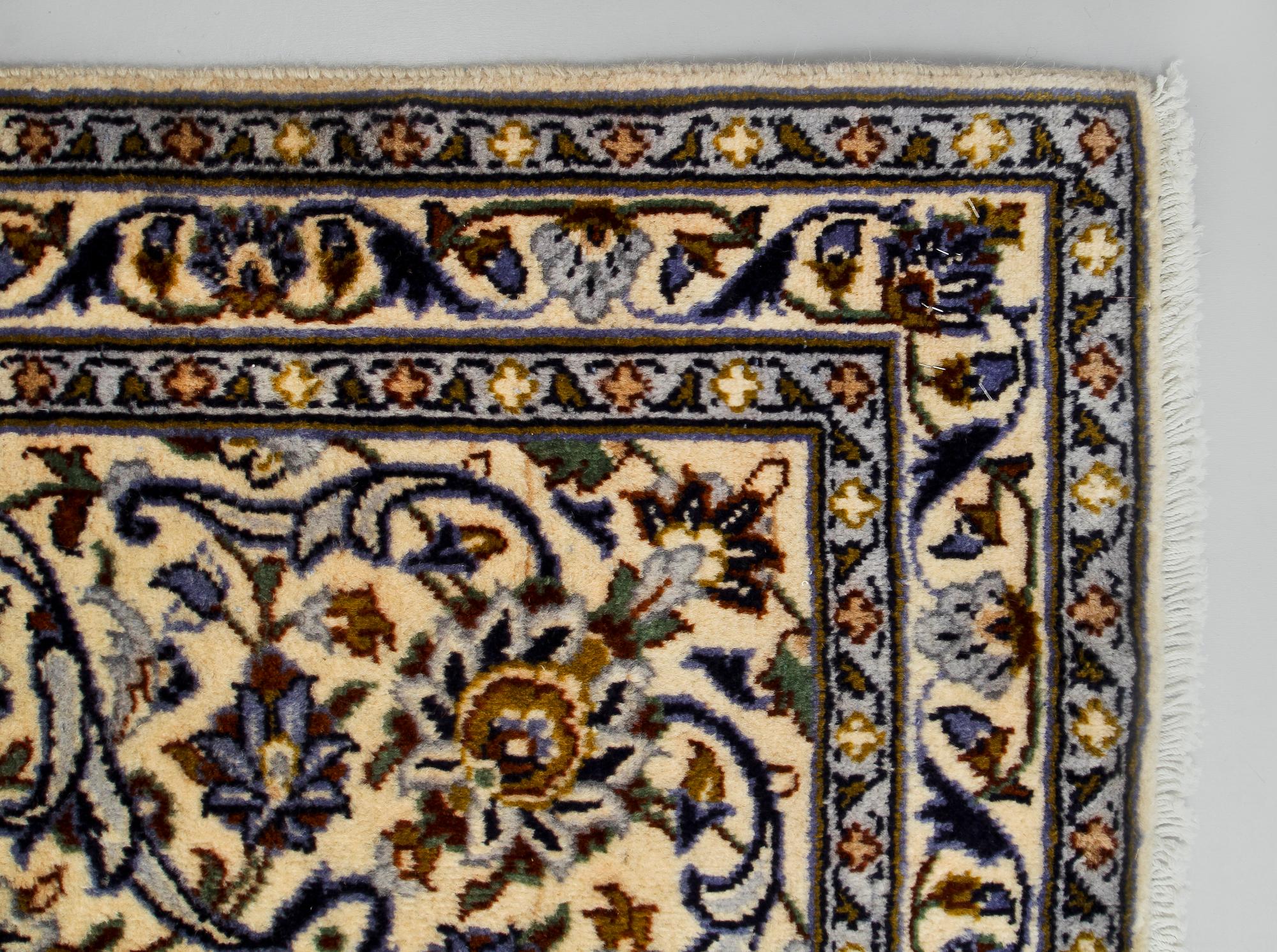 MATTA, Isfahan, ca 405 x 293 cm.