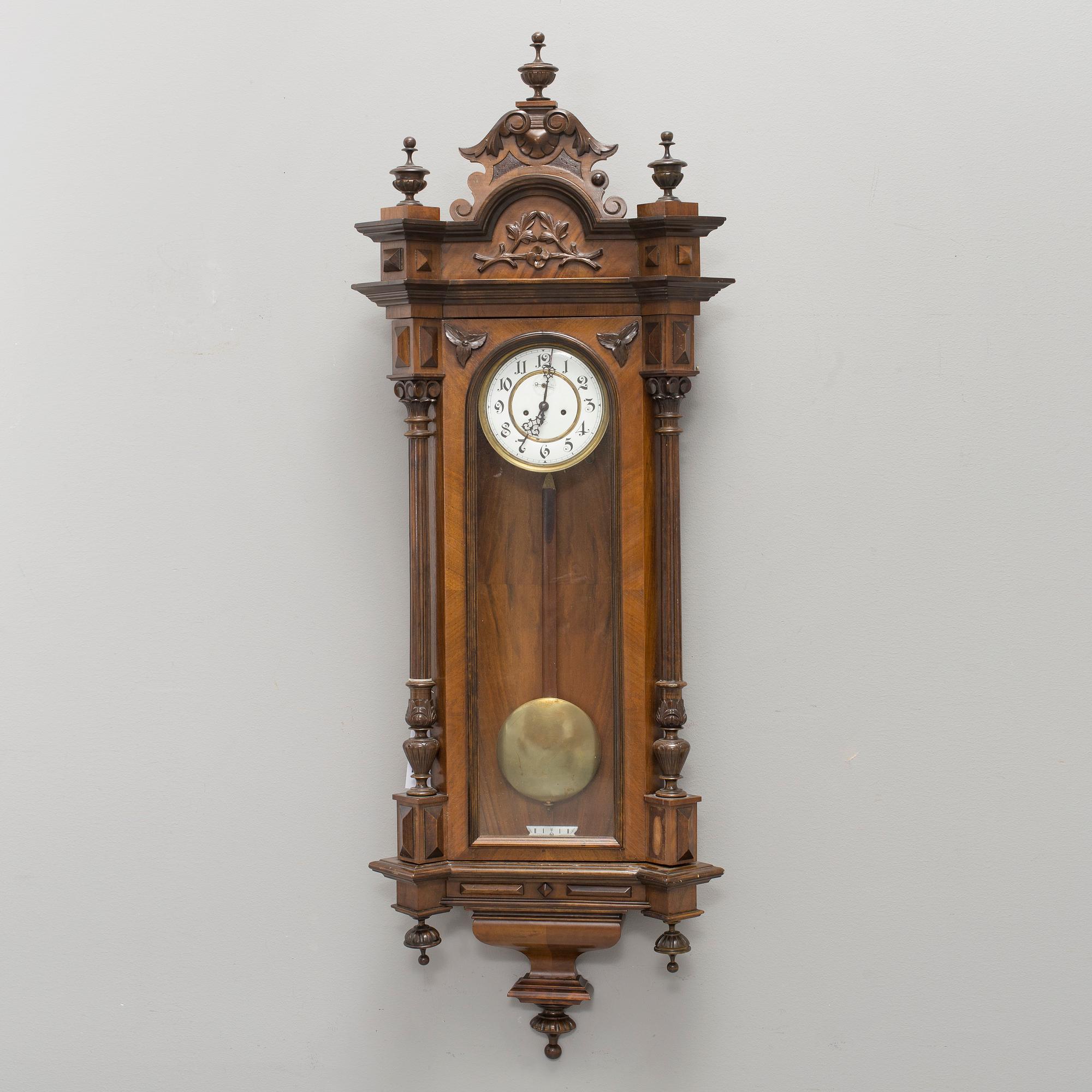 VÄGGUR, s k lodur, renässansstil, 1800-talets andra hälft.