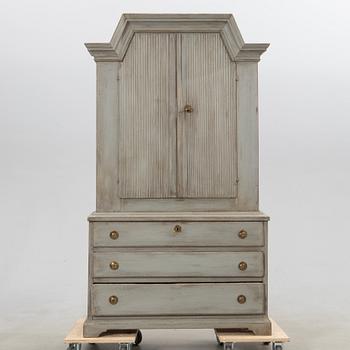 Skåp 1800-talets första hälft.