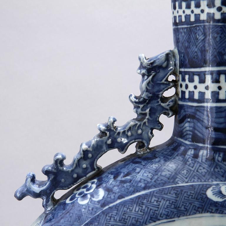 A large blue and white moon flask, late Qing dynasty.