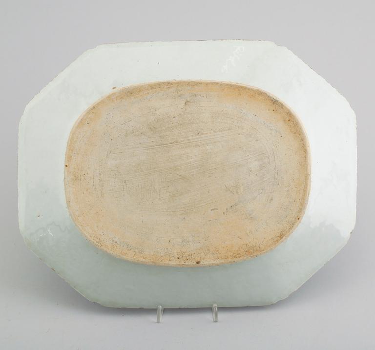 STEKFAT, porslin, Kina, Qianlong 1736-1795.