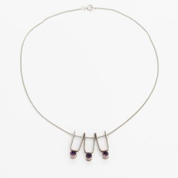 Elis Kauppi, A silver neckalce with amethysts. Kupittaan kulta, Turku 1959.
