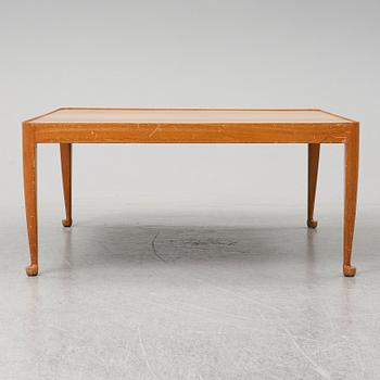 JOSEF FRANK, soffbord, "Diplomat", modell 2073, Firma Svenskt Tenn.