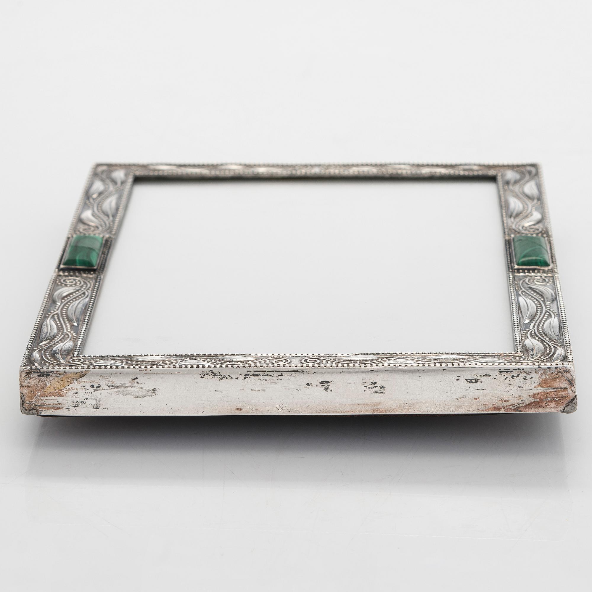 Josef Hoffmann, valokuvakehys, hopea, malli S 1614, Wiener Werkstätte, Wien, Itävalta ennen v. 1922.