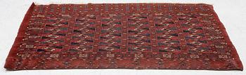Matta, antik Chuval, Turkmensk, ca 116 x 76 cm.