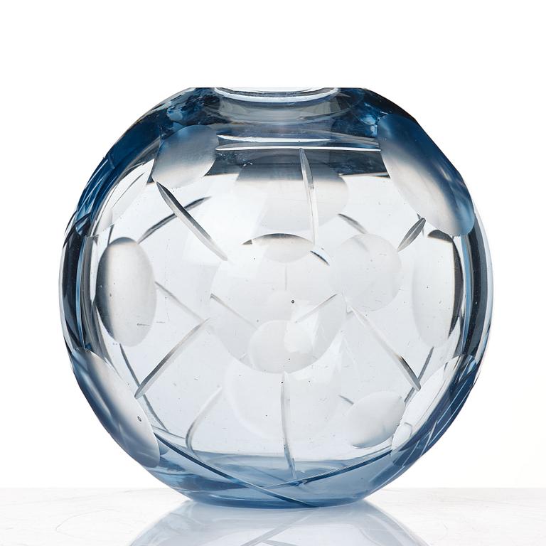 Vicke Lindstrand, a cut glass vase, Orrefors 1931.