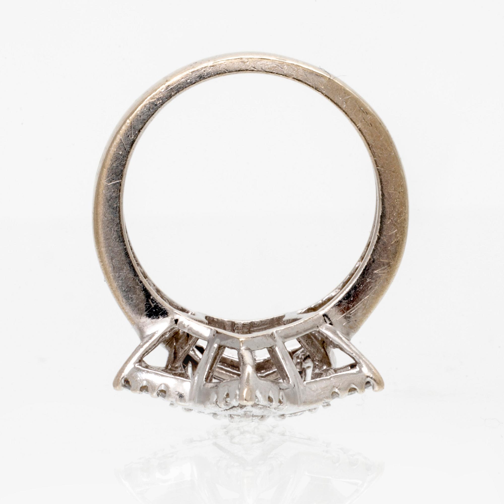 Ring 14K whitegold brilliantcut diamonds approx 0,50 ct, size 55.