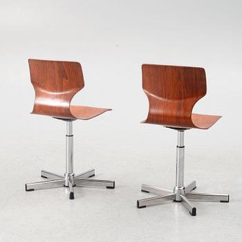 Stolar, ett par, samtida.