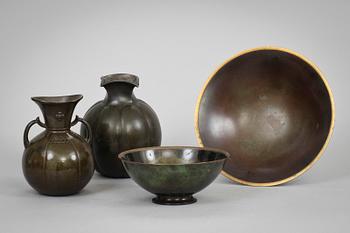 SKÅFAT, 2 st samt VASER, 2 st, Just Andersen, Danmark, 1900-talets första hälft.