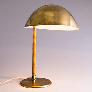 Paavo Tynell, Bordslampa, modell 9202, Taito 1900-talets mitt.