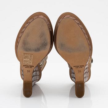 Bottega Veneta, a pair of wedge leather sandals, size 36.