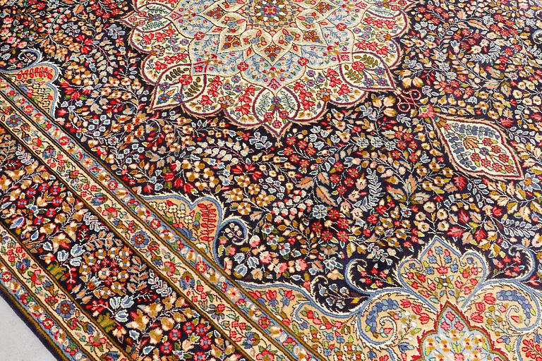 Matto, Kerman Lavar, ca 348 x 243 cm.