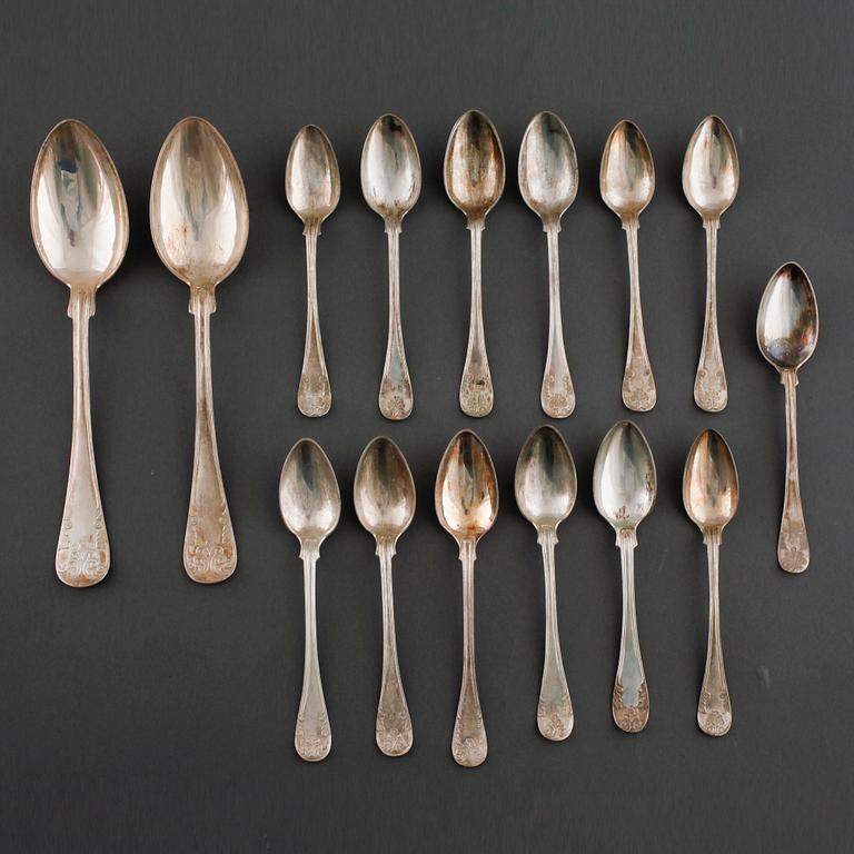 A silver set of table ware, 27 pcs, 19th and 20th century.