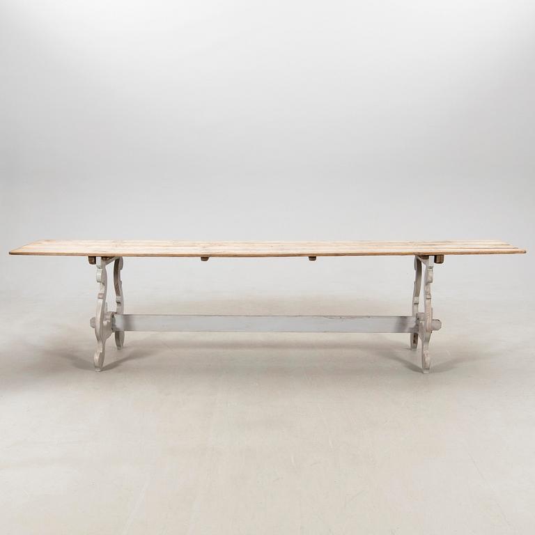 Long table, 20th century.