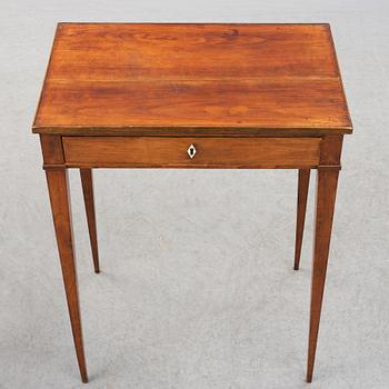 A pair of Swedish Empire tables. First half of the 19th century.