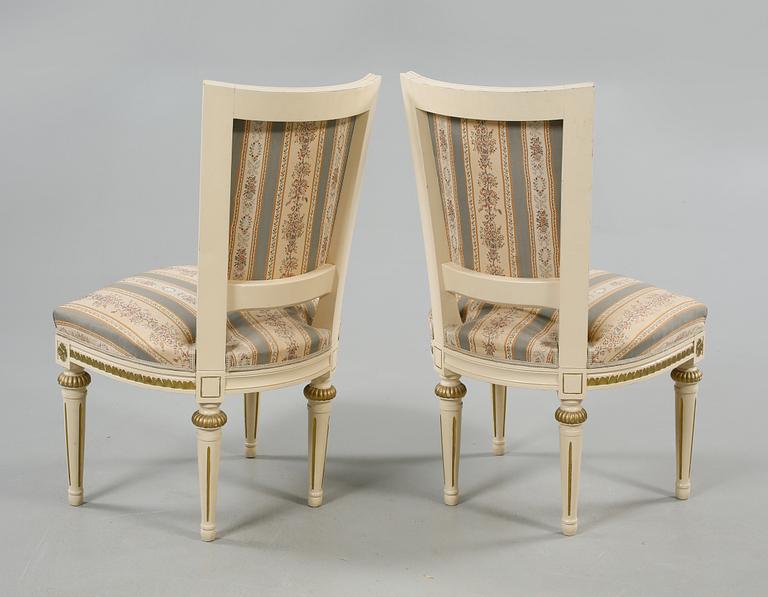 STOLAR, ett par, gustaviansk stil, 1900-talets andra hälft.