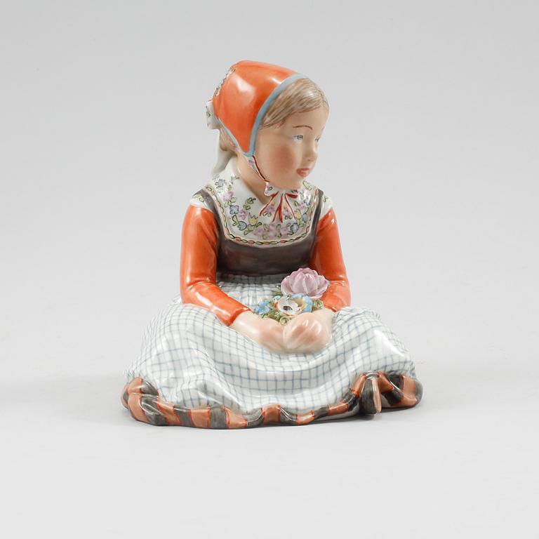 FIGURIN, porslin, Royal Copenhagen, 1900-talets första hälft.