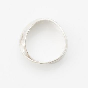 Vivianna Torun Bülow-Hübe, ring, sterling silver, for Georg Jensen, Denmark.
