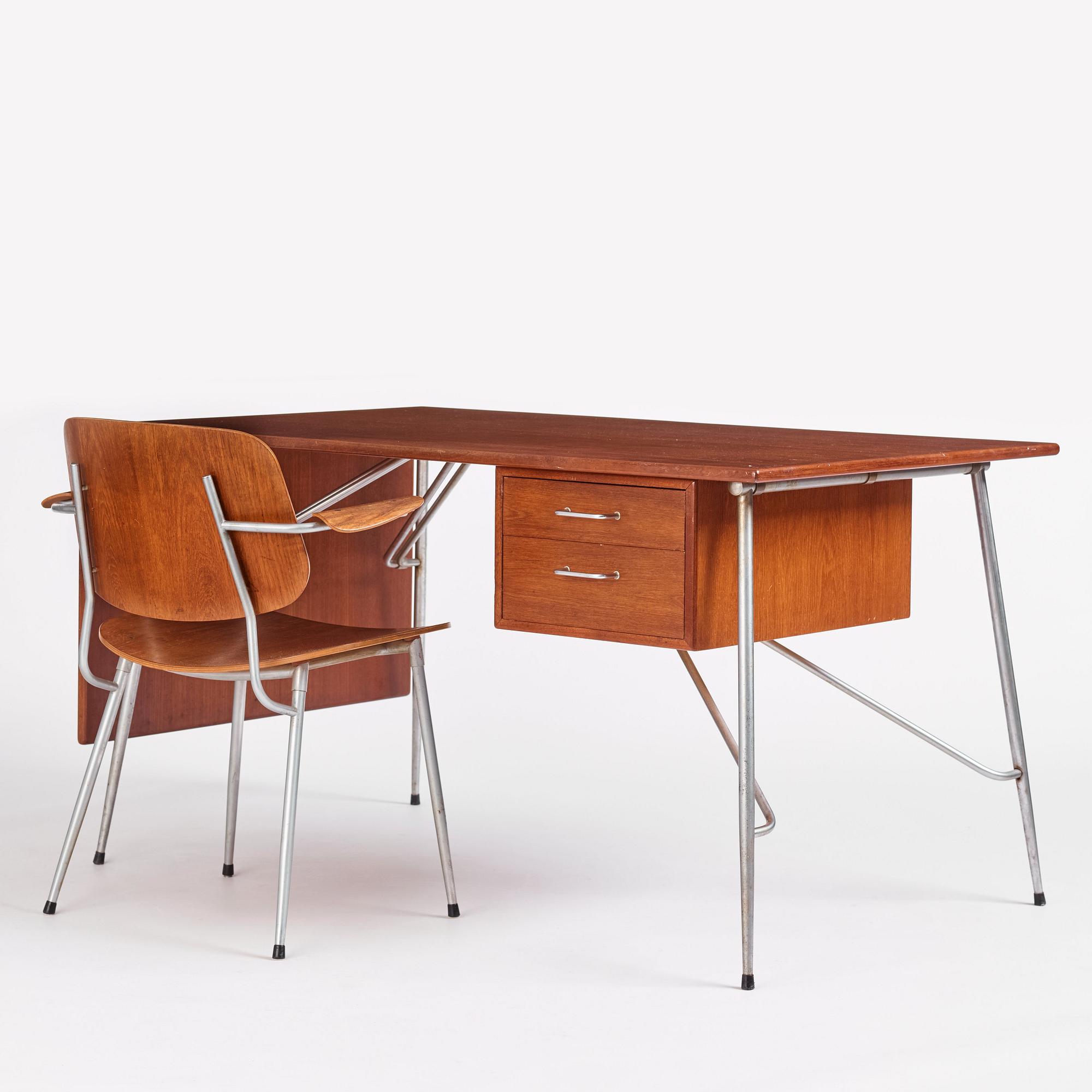 Børge Mogensen, a teak desk and chair, Søborgs Møbelfabrik, Danmark 1950s.