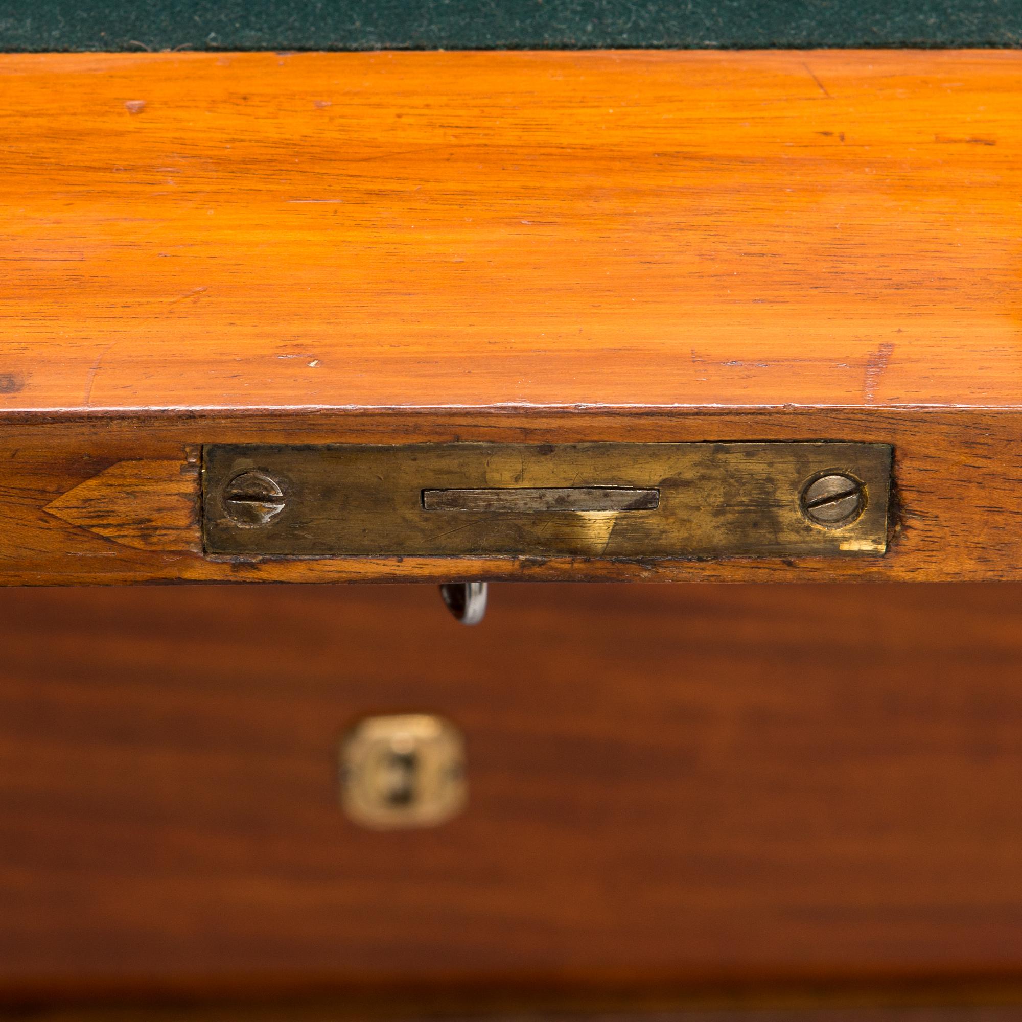 An Empire-style chest of drawer, Carl Hendrik Blom (master in Stockholm 1796 - 1835).