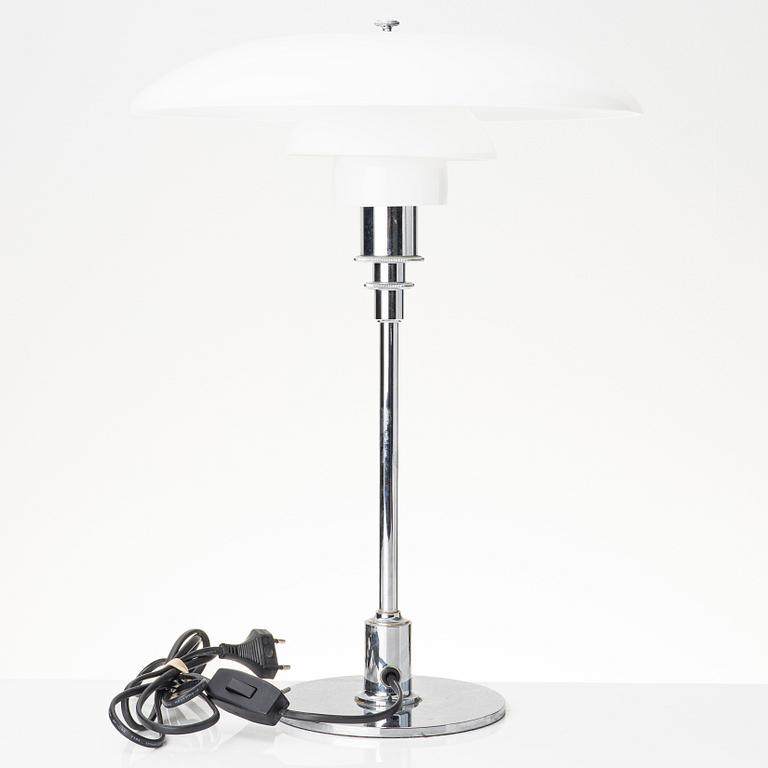 Poul Henningsen, bordslampa, "PH 3/2", Louis Poulsen, Danmark.