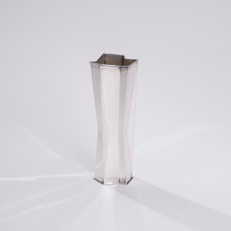 TAPIO WIRKKALA, MALJAKKO, hopeaa, Hopeakeskus, Hämeenlinna 1962. Märkt TW. Paino 356 g.