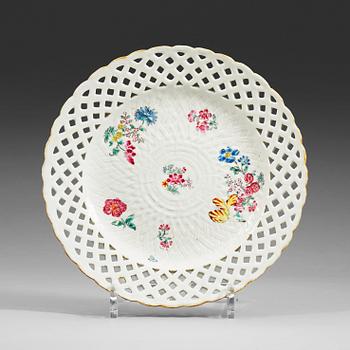 258. A set of 35 famille rose dessert dishes, Qing dynasty, Qianlong (1736-95).