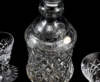 GLASSERVIS, 33 delar, delvis "Rut", mestadels Boda, 1900-talets andra hälft.