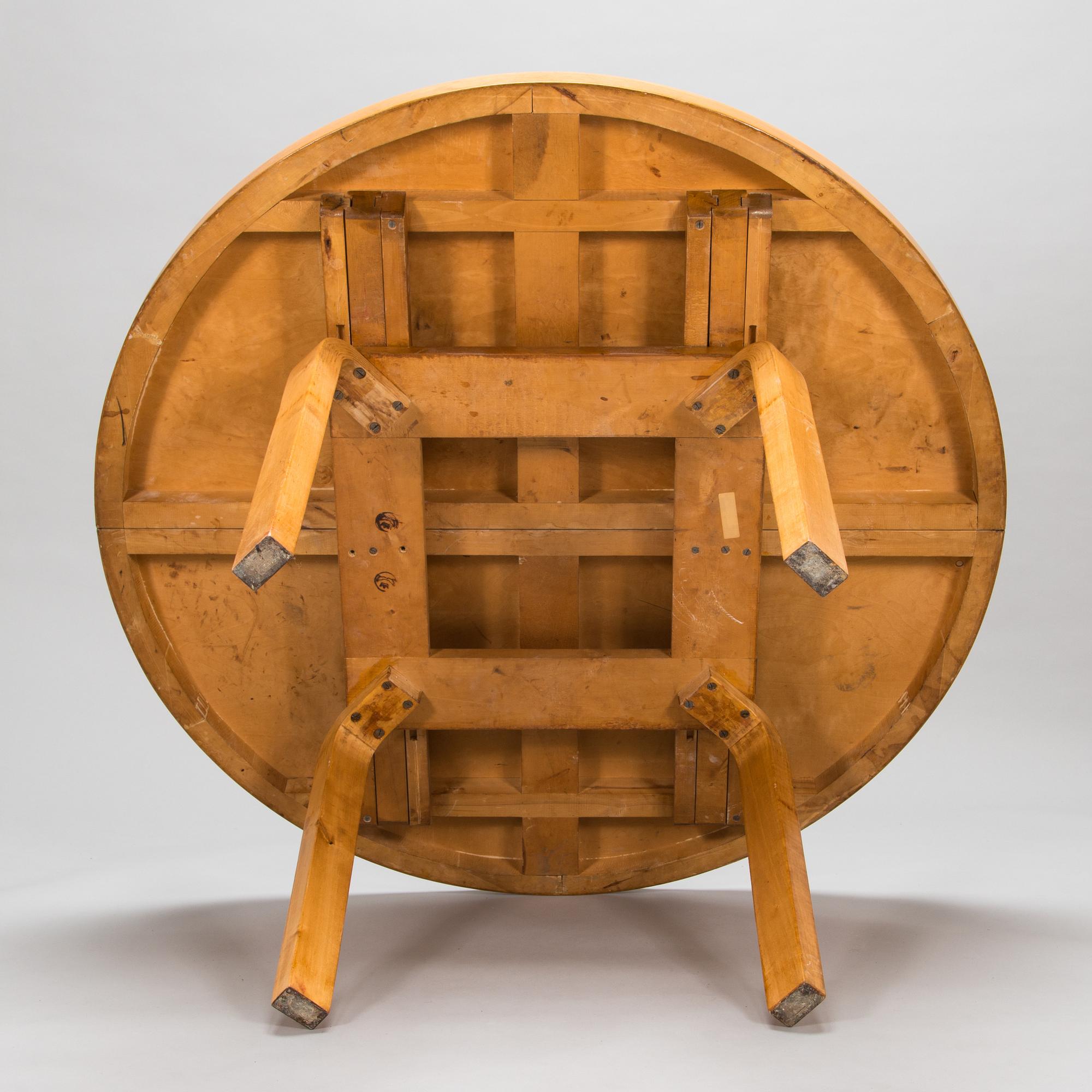 Alvar Aalto, matbord, modell A 91, O.Y. för Huonekalu- ja Rakennustyötehdas A.B, 1900-talets mitt.