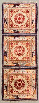 An antique Chinese prayer rug ca 180 x 68 cm.