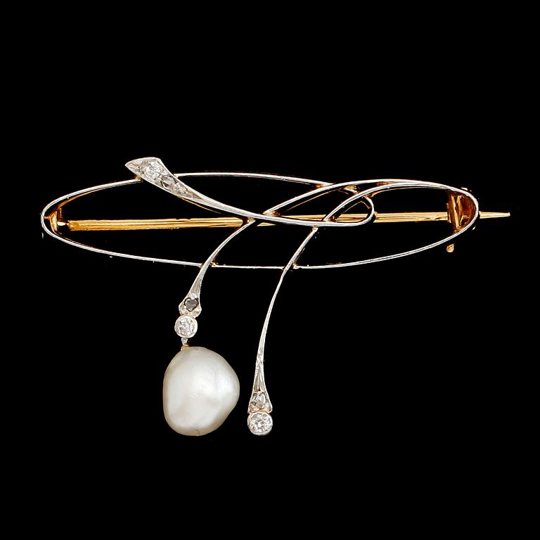 BROSCH, 18 k guld, orientpärla samt rosenstenar, jugend,  K.A. 1905.