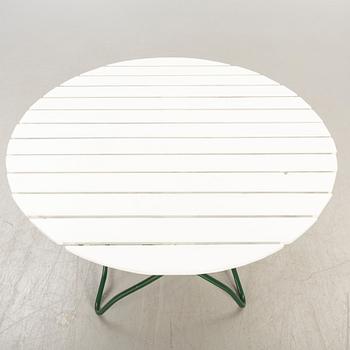 Garden group, 4 chairs, table, mid 1900s.