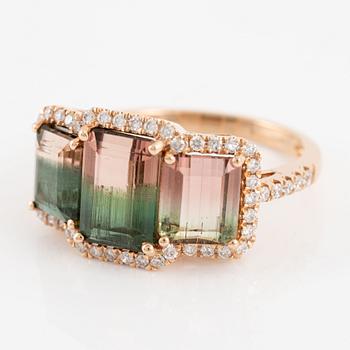 Ring with watermelon tourmaline and brilliant-cut diamonds.