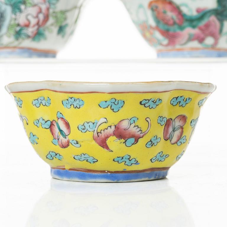 Skålar, sju stycken, porslin, Kina, sen Qingdynasti/omkring 1900.