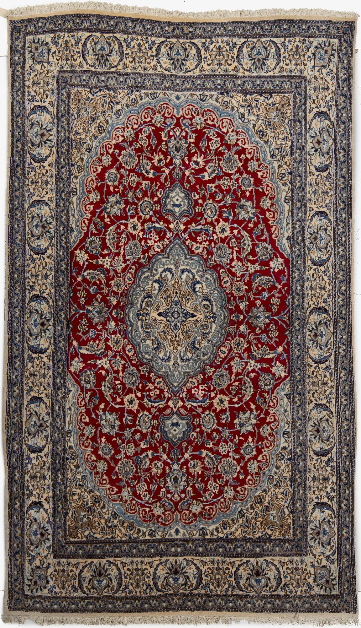 Carpet, Nain part silk, ca 302 x 178-188 cm.