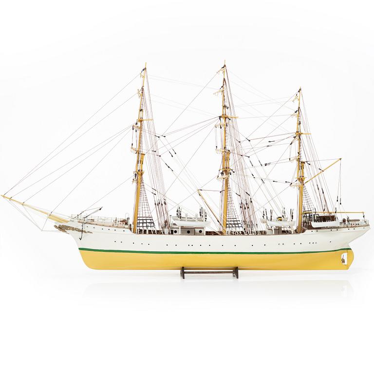 Ship model, second half of the 20th century. The training ship “Danmark”, Billing Boats.